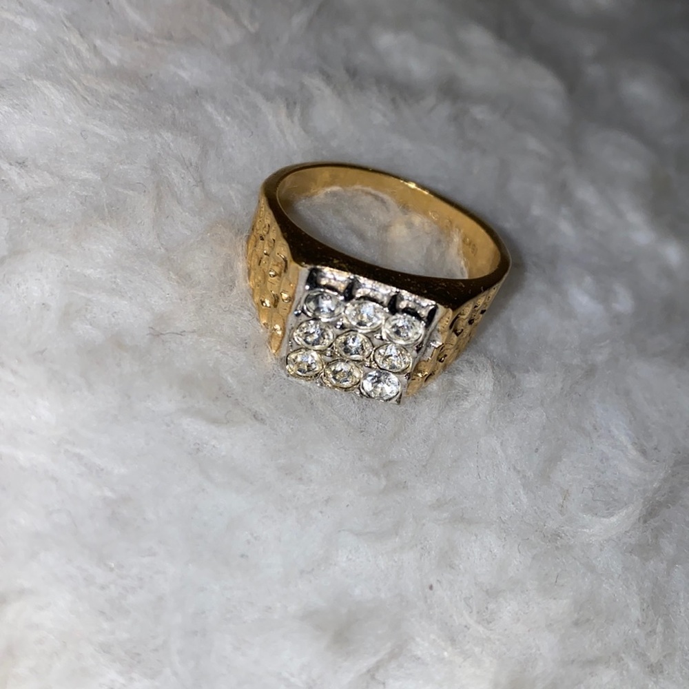 ⬇️Size 11 18KT G.E. hammered ring